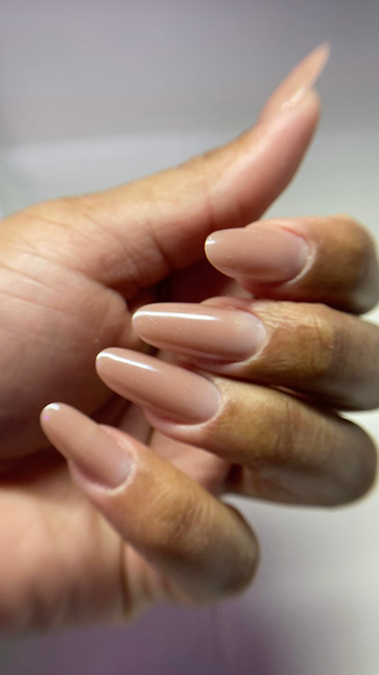Russian Manicure Is a Standard — Not a Trend (ebook)
